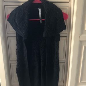 BOGO 🔥 Black vest, Kensie